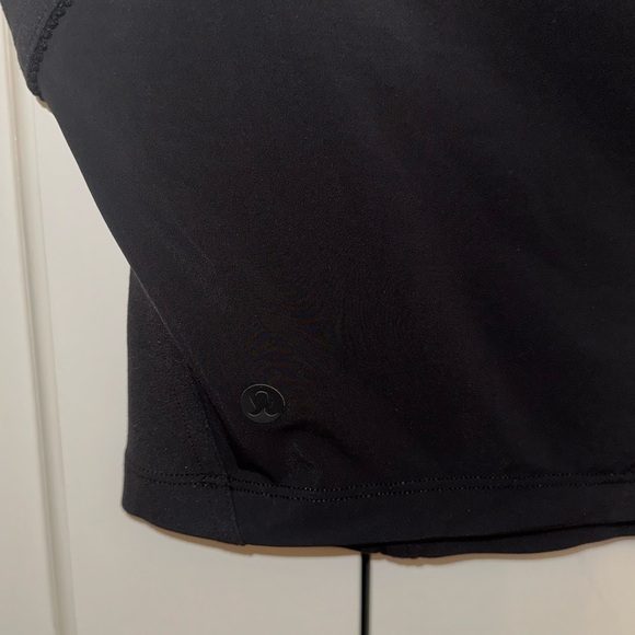 Lululemon Black Cropped Top - Picture 5 of 8